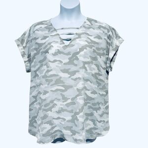Cato Women's Gray Camouflage Short Sleeve Blouse Size XL